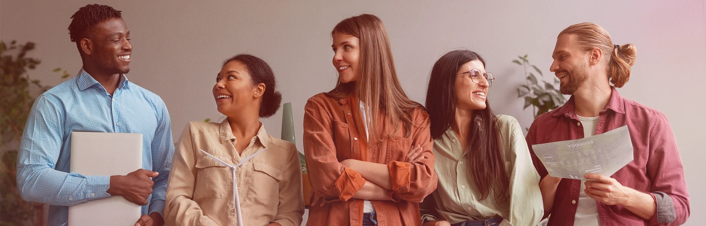 Pessoas em ambiente corporativo